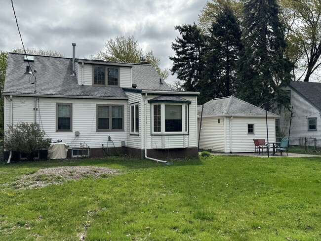 Building Photo - 6324 Pillsbury Ave S
