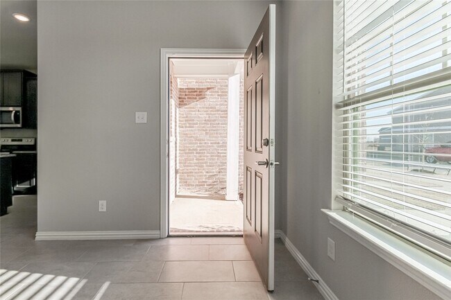 Foto del edificio - 2328 Greystone Dr