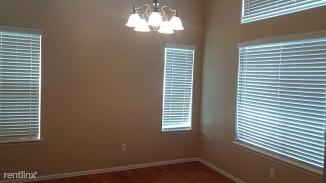 Building Photo - 5 br, 4 bath House - 4825 Spokane Way