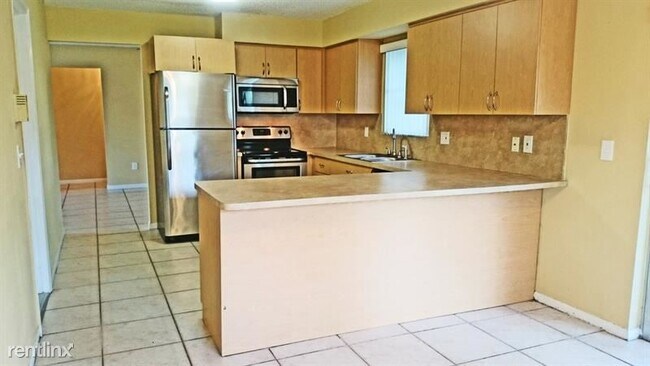 Foto del edificio - 3 br, 2 bath House - 10800 Stacey Lane UNIT