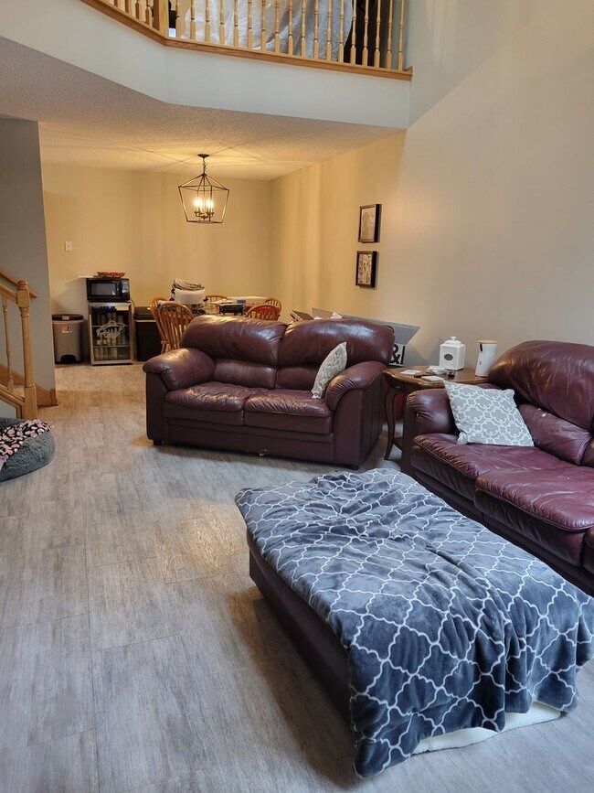 Foto del edificio - 3 Bedroom Townhouse!