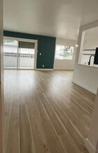 Building Photo - 785 W 19th St