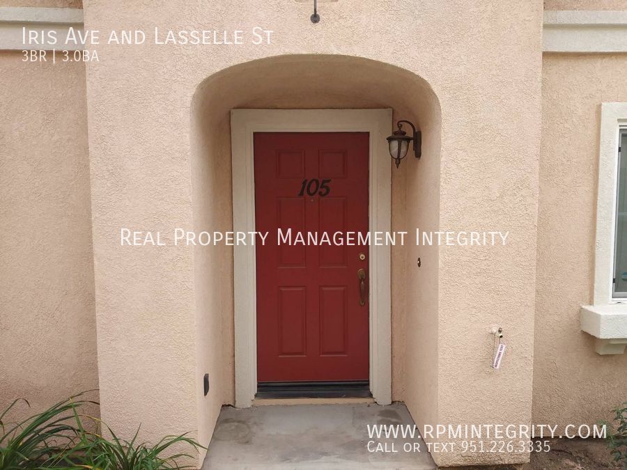 Primary Photo - Spacious Townhouse