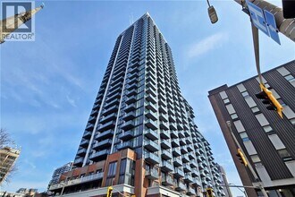 Building Photo - 75 James St S