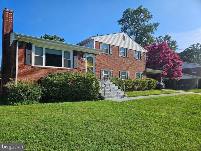 Building Photo - 5815 Arbroath Dr