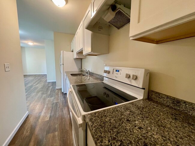 Building Photo - 14 Dwight St