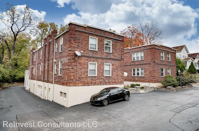 Building Photo - 3084 Celeron Ave