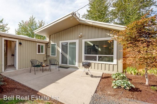 Building Photo - 2585 Kincaid St