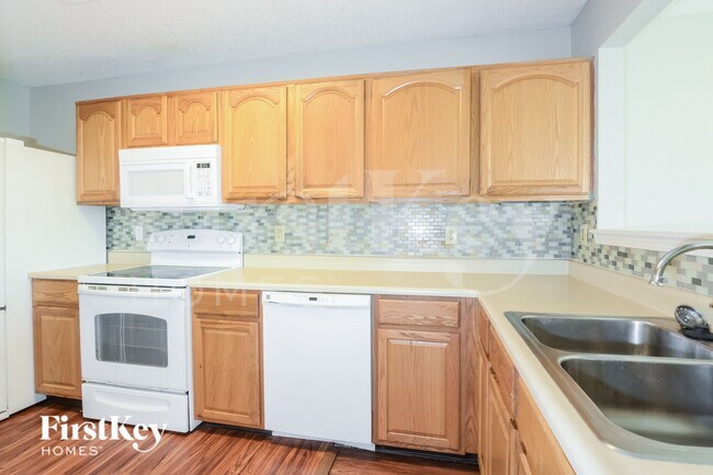 Building Photo - 1319 Freemont Ln