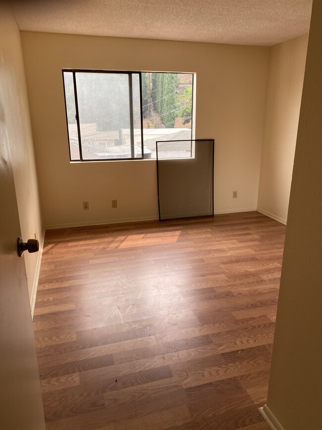 Building Photo - 4601 Ellenwood Dr