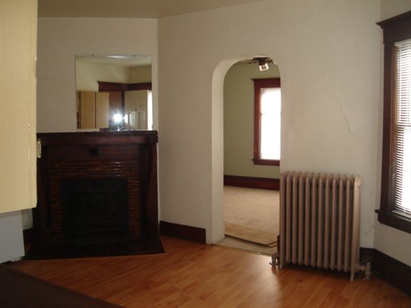 Building Photo - 838 W Cedar St