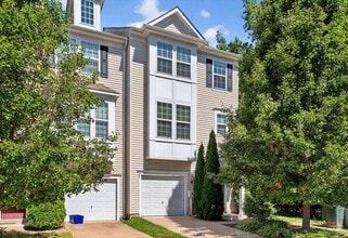 Building Photo - 43836 Royal Fern Ln