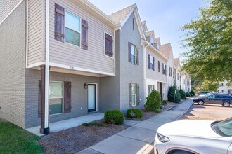 Building Photo - 530 Fifer Cir