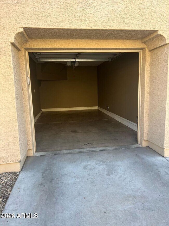 Foto del edificio - 8153 W Groom Creek Rd