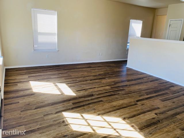 Foto del edificio - 3 br, 2.5 bath Duplex - 5754 Golf Heights 2