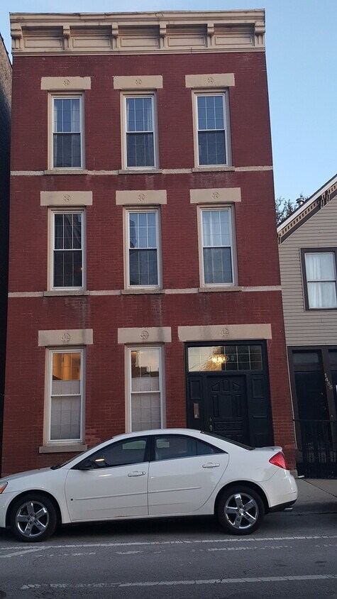 Primary Photo - 1453 W Augusta Blvd