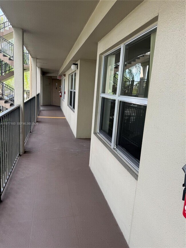 Foto del edificio - 550 SW 137th Ave