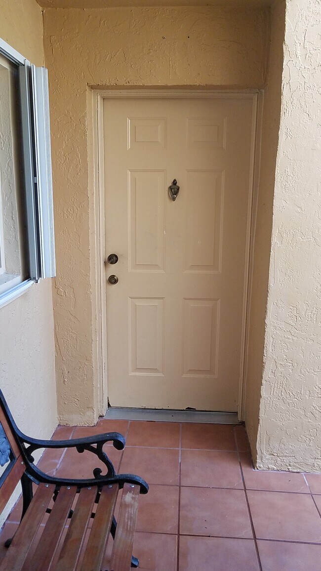 Foto del edificio - 1139 NW 124th Ct
