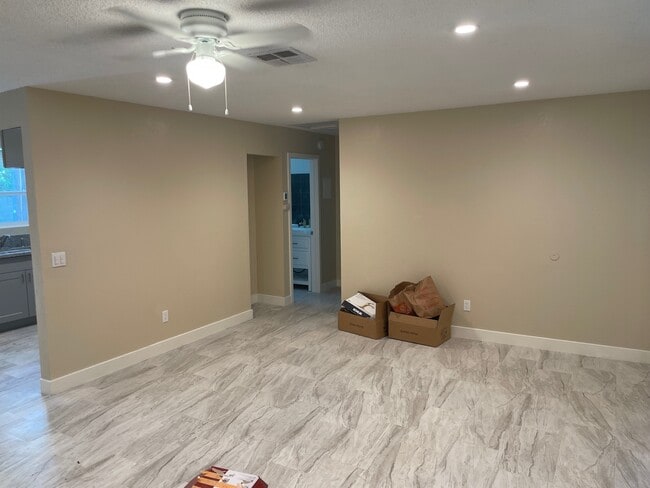 LIVING ROOM - 32150 Aurora Vista Rd
