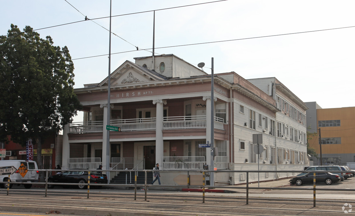 El Hirsh Apartaments - The Hirsh Apartments