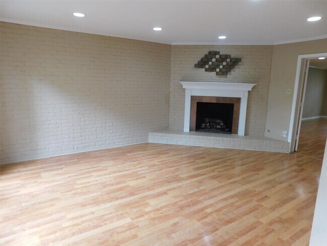 Foto del edificio - 472 N Post Oak Ln
