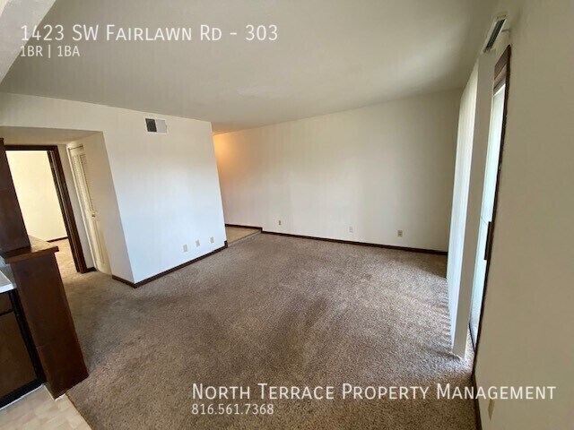 Building Photo - Newly Renovated 1B in Topeka