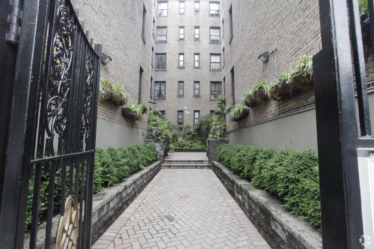 Foto del edificio - 550 W 193rd St