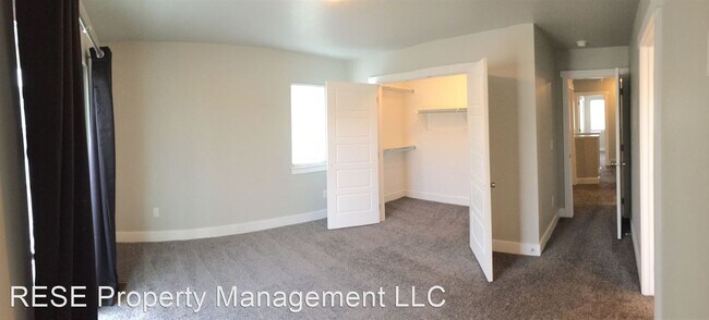 Foto del edificio - 3 br, 2.5 bath House - 3718 N Prairie Gras...