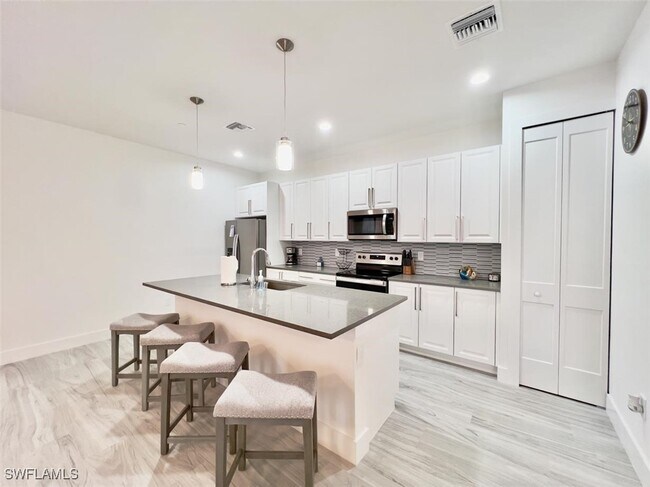 Foto del edificio - 5865 Shell Cove Drive