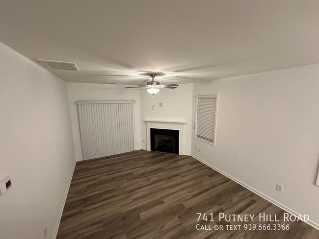 Building Photo - Charming 3-bedroom