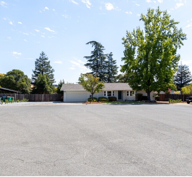 Foto del edificio - 3803 Yellowstone Ct