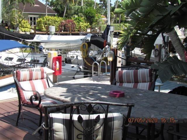 Building Photo - 90 Isle of Venice Dr