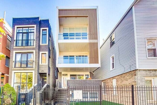 Foto del edificio - 1021 N Hermitage Ave