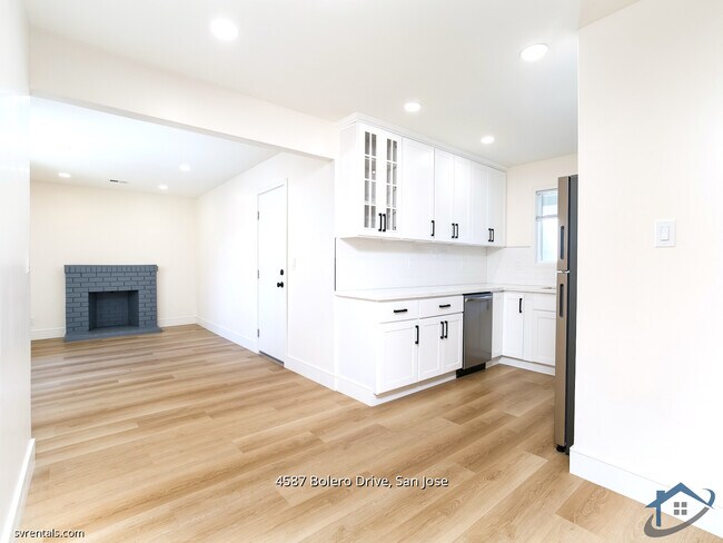 Foto del edificio - 4587 Bolero Dr