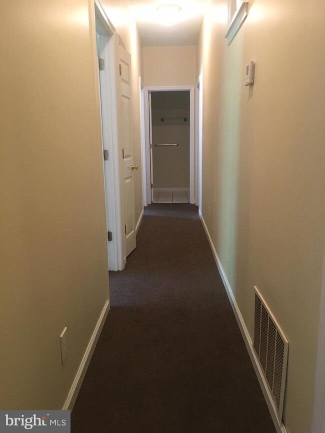 Foto del edificio - 2451 E Ruhl Rd