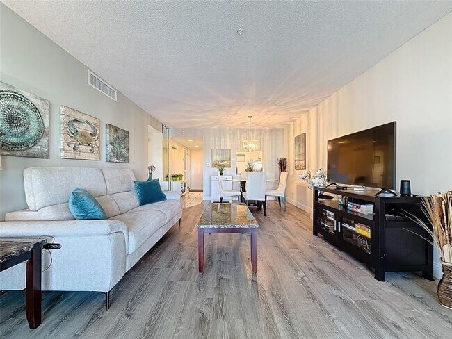 Foto del edificio - 2309 S Cypress Bend Dr