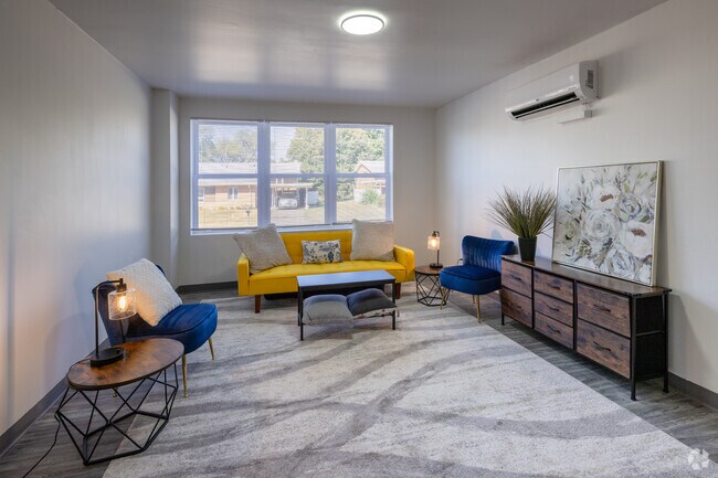 2 habitaciones, 1 baño - 765 pies cuadrados - Modelo - Sala de estar - West Liberty Point