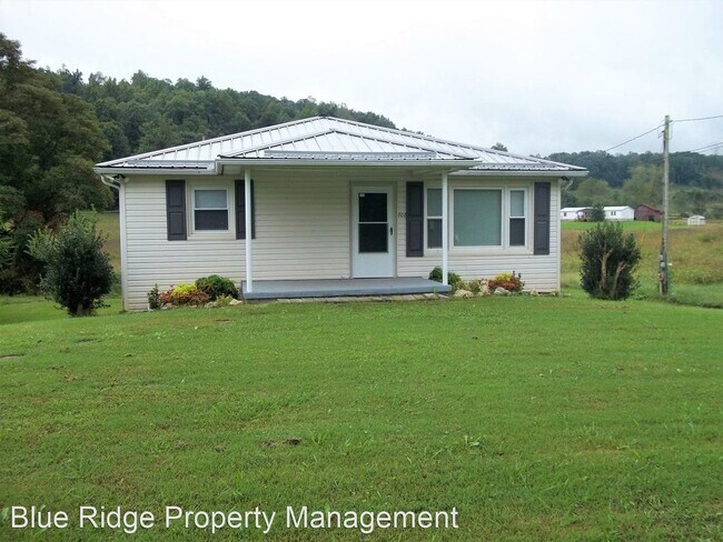 Building Photo - 3 br, 1.5 bath House - 708 Petersburg Road