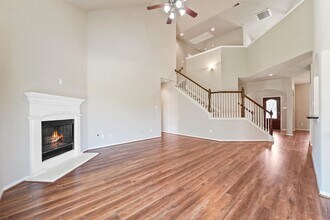 Building Photo - 115 Black Swan Pl