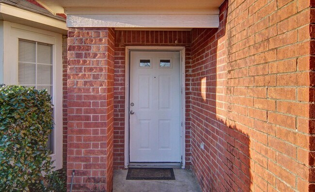 Foto del edificio - 1049 Highland Station Dr