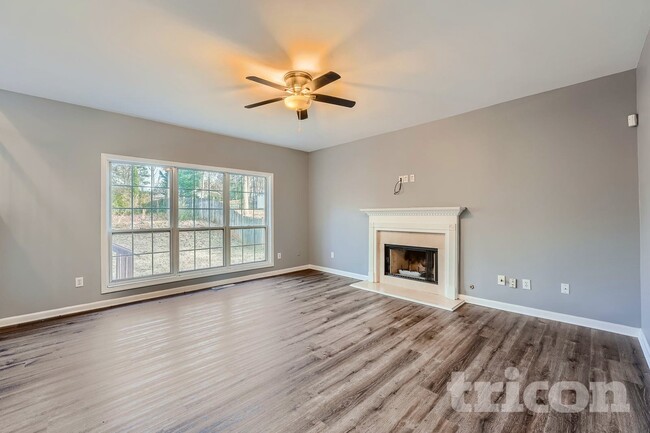 Building Photo - 3890 Brentview Pl NW