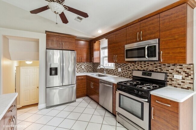 Foto del edificio - 2781 Hillsboro Ln