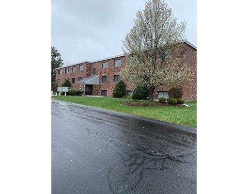 Foto principal - 67 Milliken Ave