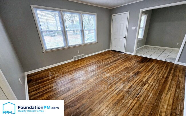 Foto del edificio - 1801 Myrna Ln