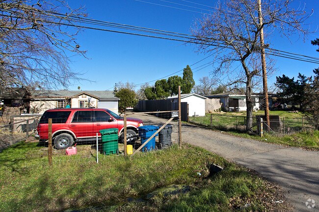 Foto del edificio - 3925 Finley Ave