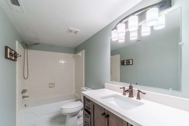 Building Photo - 5603 Ventura Dr