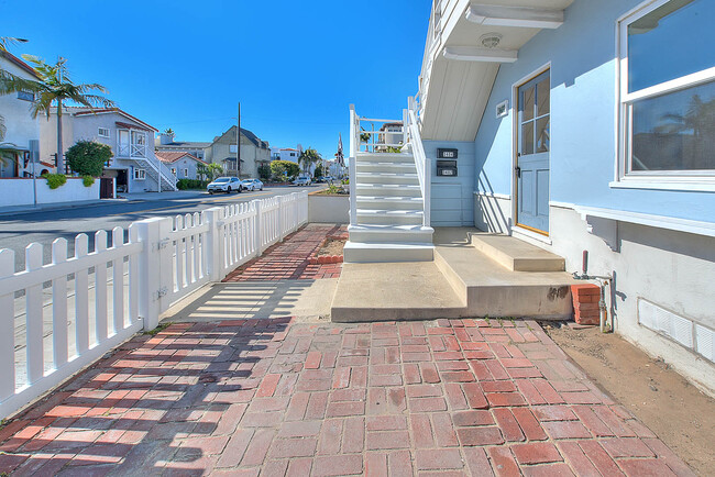 Building Photo - 3402 Highland Ave