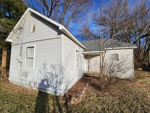 Building Photo - 3155 W Commercial St