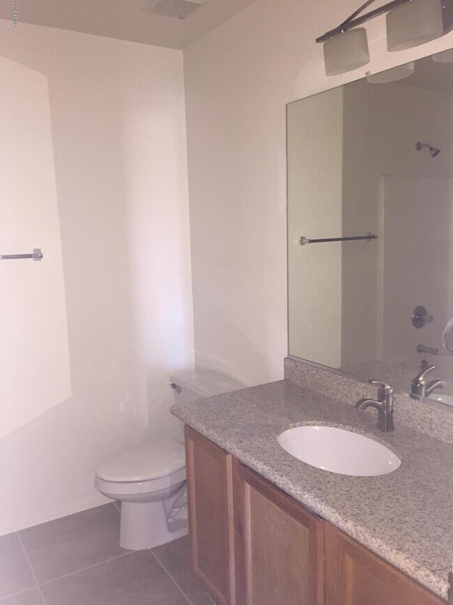 Foto del edificio - 16054 N 138th Dr