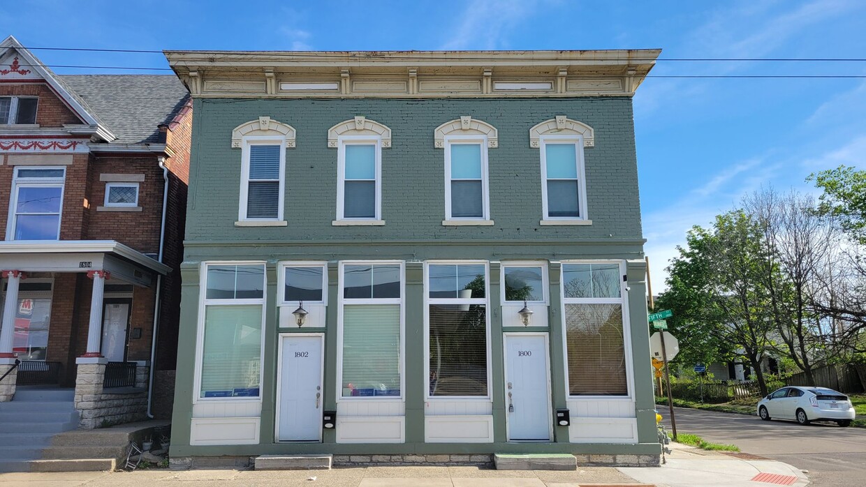 Primary Photo - 1800 E 5th St